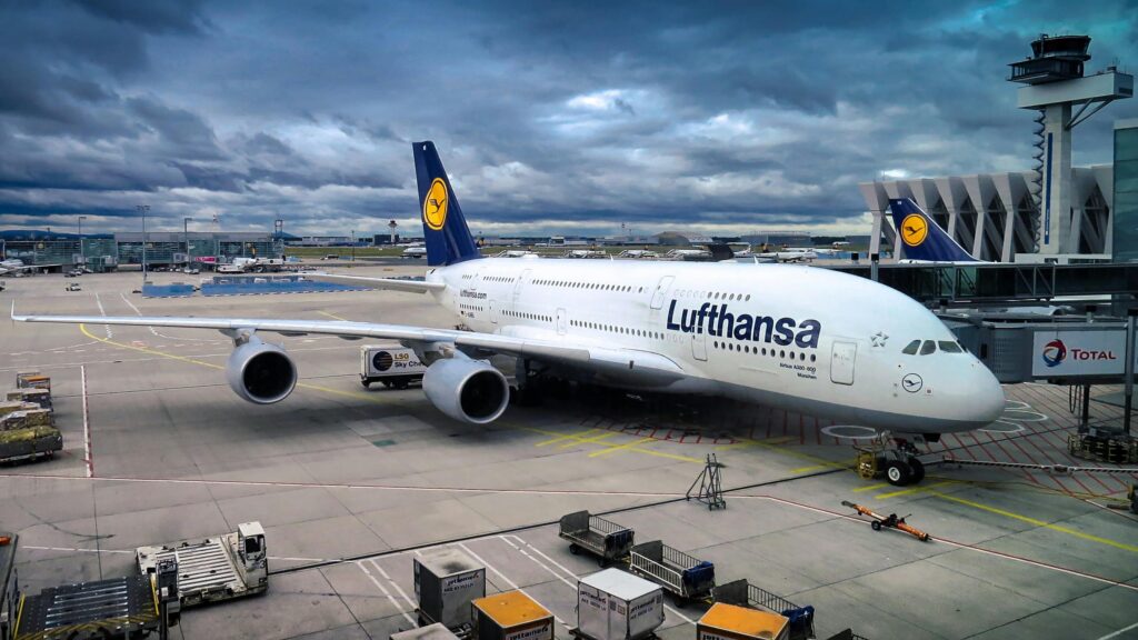 The Wonders of the Airbus A380 – The Giant That Redefined Air Travel